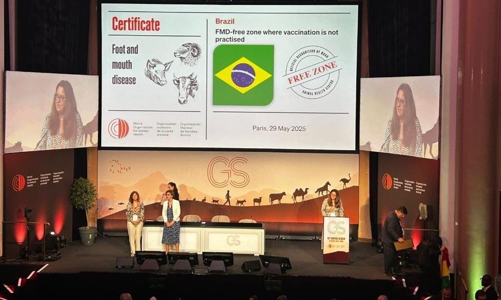 Mato Grosso recebe certificação de zona livre de aftosa sem vacinação em cerimônia em Paris