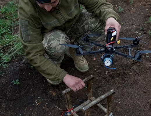 Menos de R$ 3 mil, adaptado do uso civil: como é o drone ucraniano que impôs prejuízo de US$ 7 bilhões à Rússia