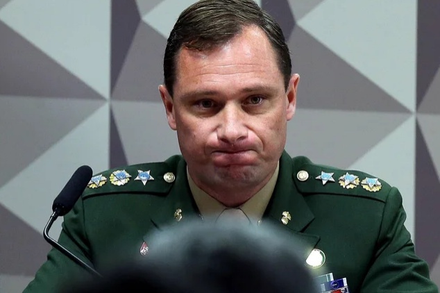 Cid diz ao STF que Bolsonaro ‘enxugou’ documento com plano de golpe