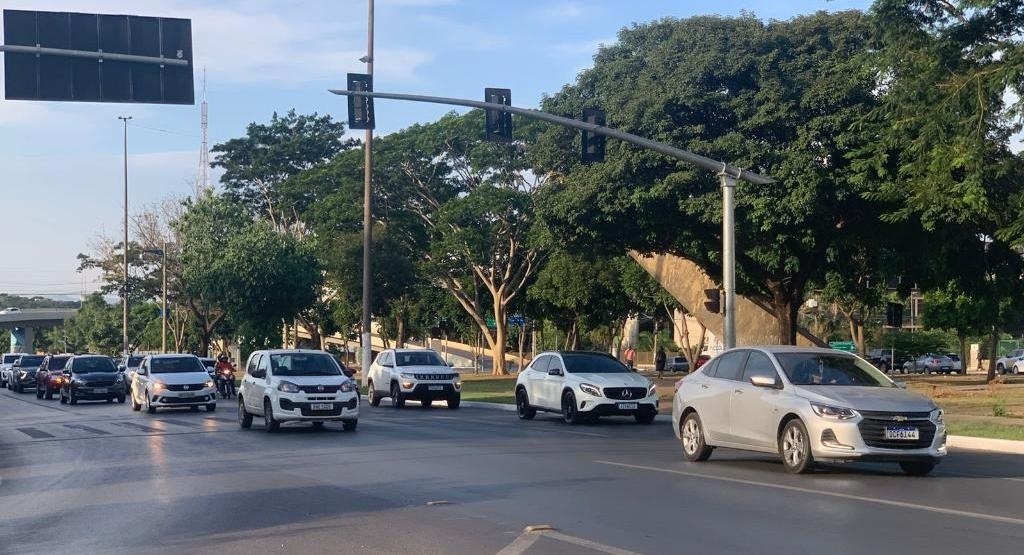 Licenciamento de veículos com placa final 6 deve ser pago até 30 de junho