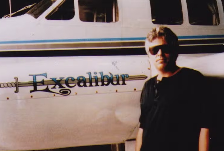 Piloto de Pablo Escobar dá primeira entrevista sobre vida de luxo com 30 Lamborghinis e frota de aviões