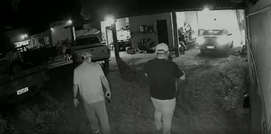 Policiais militares se passam por civis, roubam oficina e são presos em operação em MT