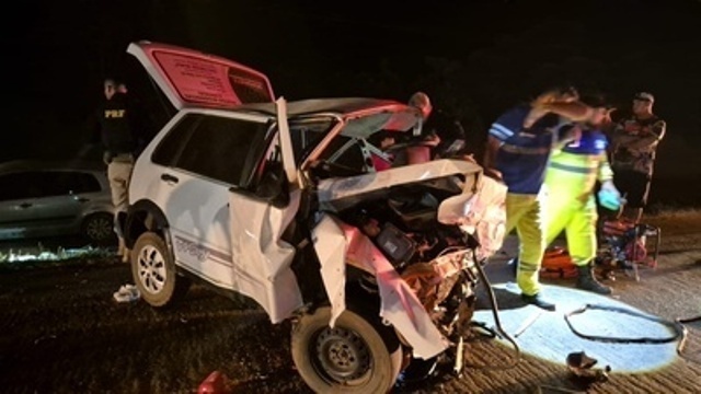 Colisão frontal deixa três pessoas feridas na Br-163 em Sinop