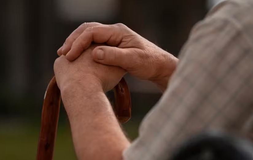 Um idoso é morto a cada 8 dias dentro de casa no Japão por cuidadores exaustos