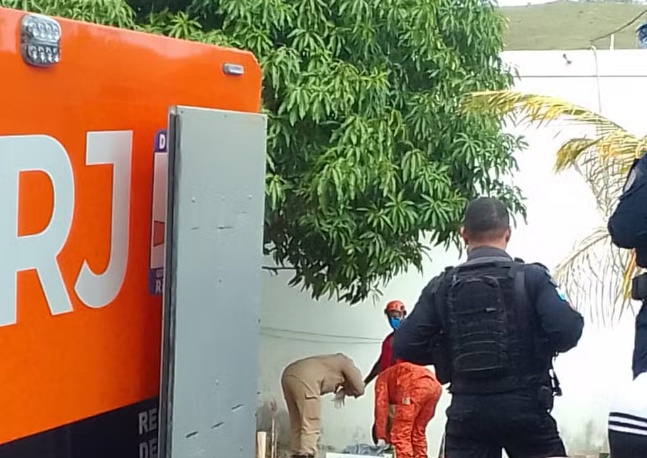 Adolescente de 14 anos que matou os pais e o irmão no RJ, confessa crime: 'Faria tudo de novo'