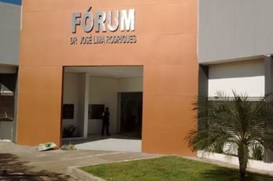 Justiça condena mulher que chamou frentista de 'preto e macaco'