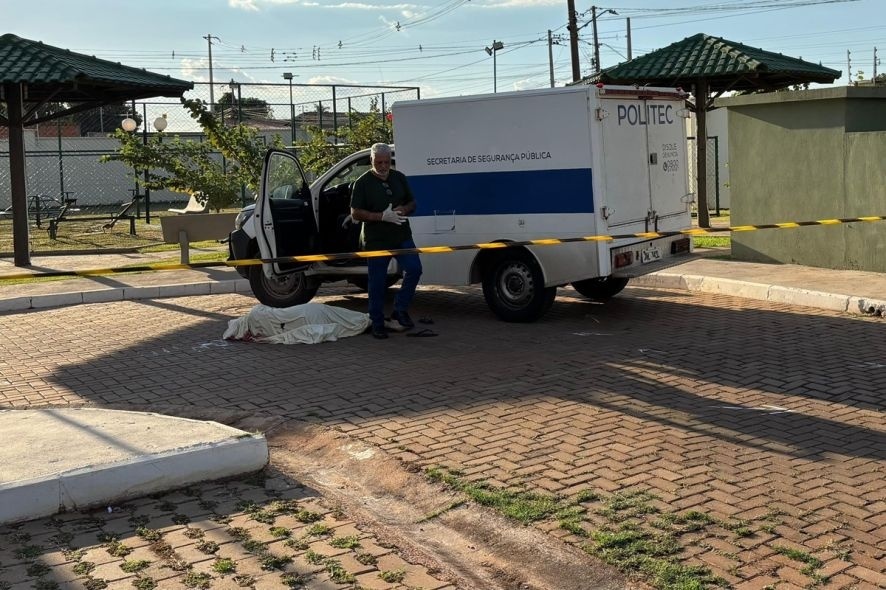 Falsos policiais invadem condomínio e matam 2 homens em VG