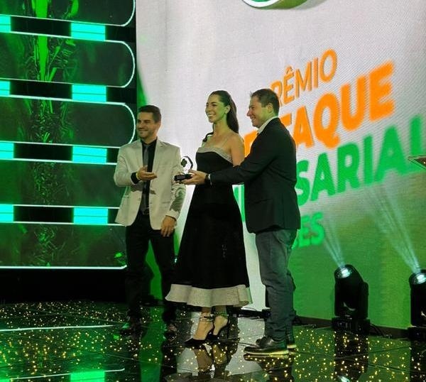 GC Notícias é reconhecido no Prêmio Destaque Empresarial durante o Baile das ACES