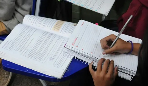 Taxa de analfabetismo em Mato Grosso cai para 3,8% e atinge menor nível desde 2016, diz IBGE