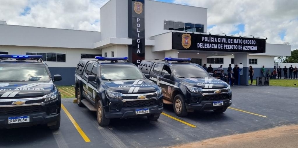 Professor é preso por tocar alunas e forçar beijo em técnica de escola em Peixoto