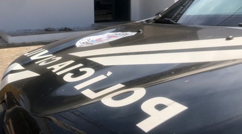Vítimas reagem a assalto, desarmam criminosos e ajudam na prisão de dupla