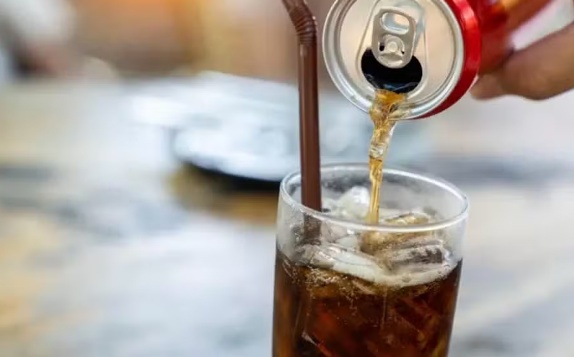 Como Trump quer mudar receita da Coca-Cola nos EUA