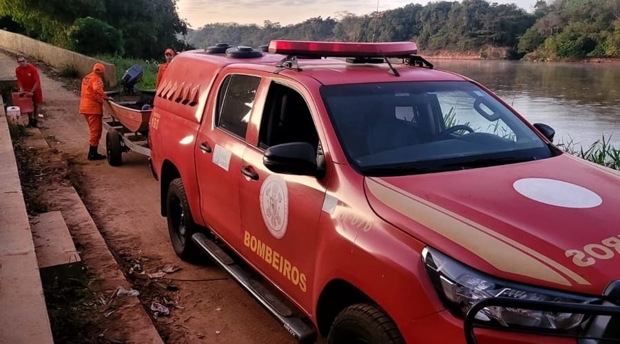 Adolescente desaparece após ser puxado por correnteza em Rondonópolis