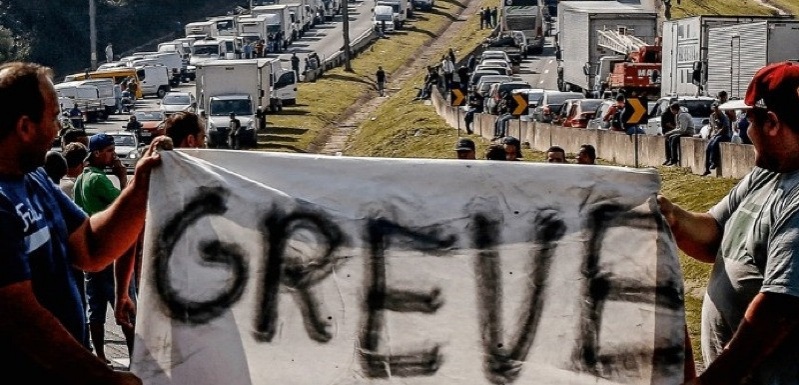 Caminhoneiros discutem possibilidade de nova paralisação após operação contra Bolsonaro