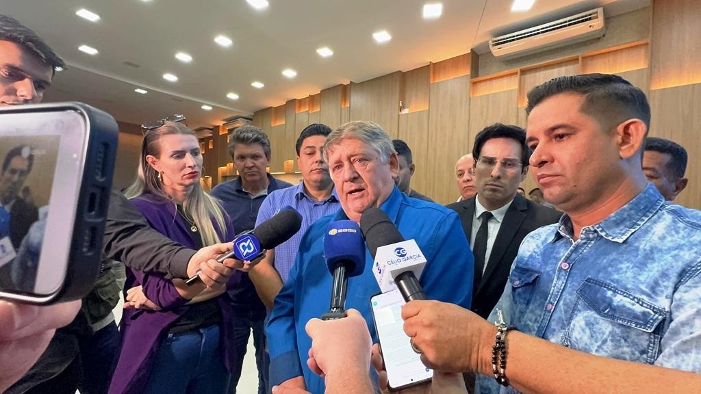 Vereadores pressionam e prefeitura derruba aumento de imposto da construção