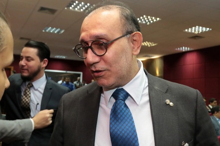 Pai e escola terão que pagar R$ 25 mil por ameaça a aluno