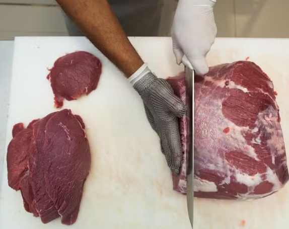 Brasil pode perder US$ 1 bilhão em 2025 na venda de carne bovina aos EUA com o tarifaço