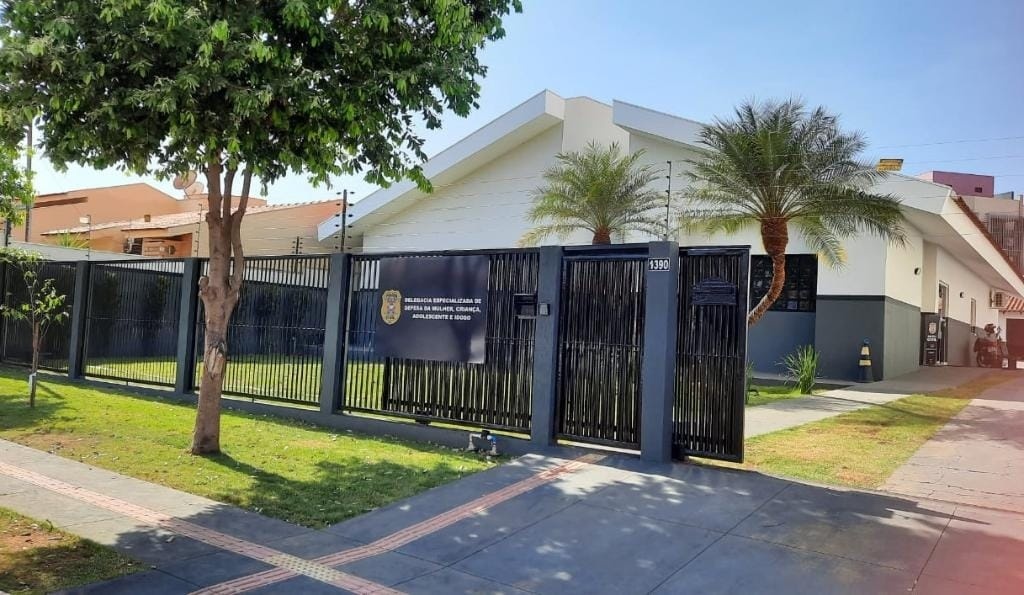 Homem de 64 anos que abusou dos próprios filhos menores de idade é preso