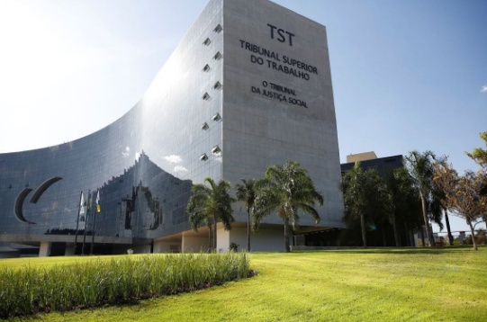 TST compra carro de R$ 346,5 mil para cada um dos 27 ministros