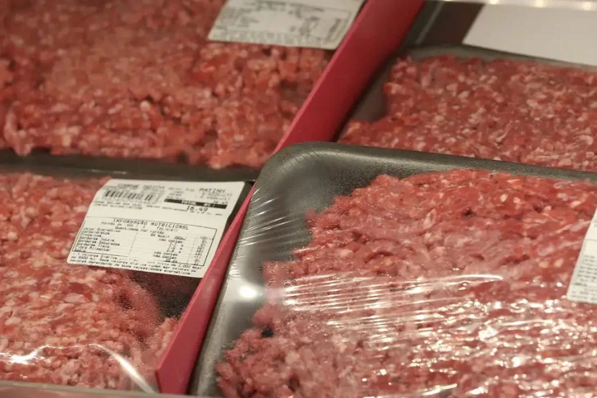 Tarifaço faz carne ficar mais cara nos EUA; como ficará o preço no Brasil?