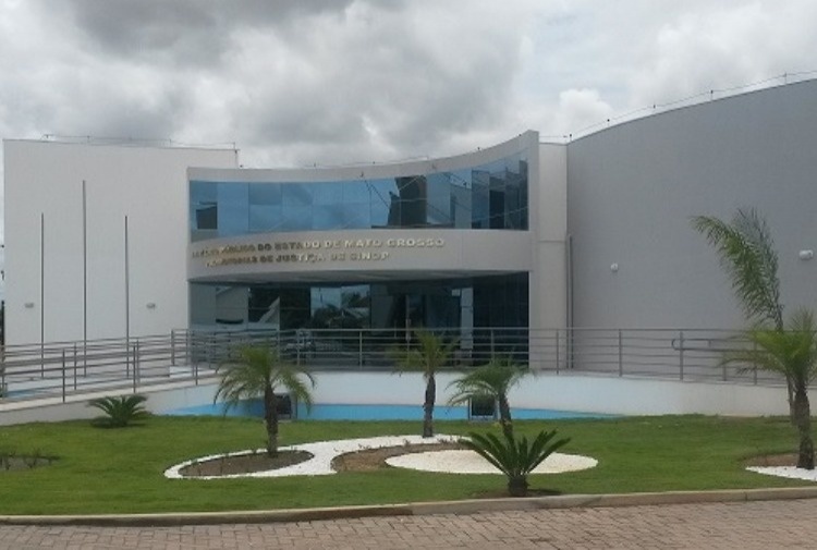 Professor é denunciado por recrutar alunos para facção criminosa