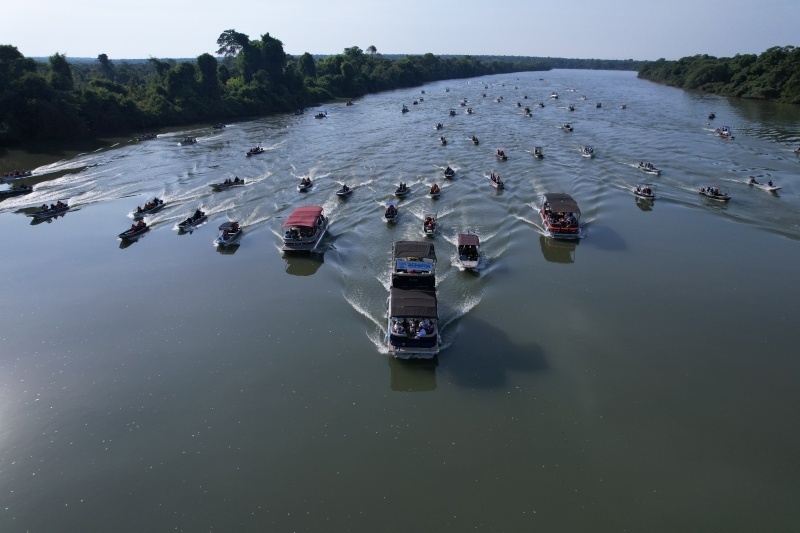 Romaria Fluvial supera expectativas e atrai milhares de pessoas para missa às margens do Rio Teles Pires
