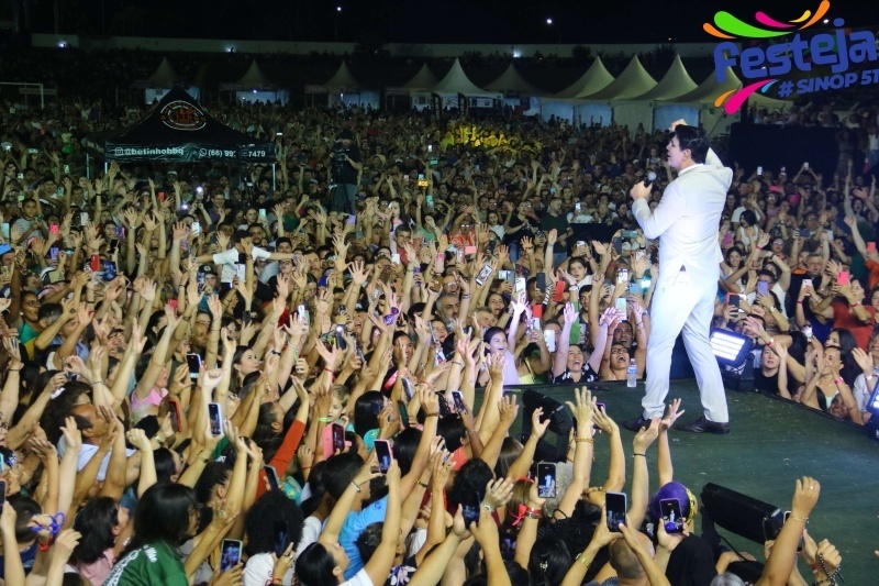 Show do Padre Reginaldo Manzotti reúne 33 mil pessoas no Gigante do Norte