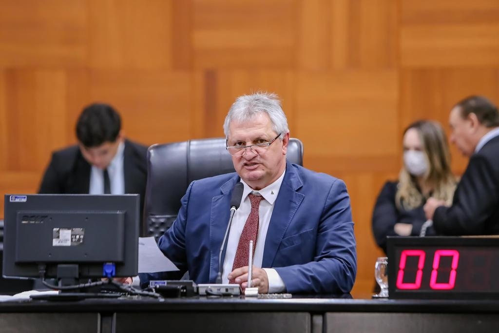 Governo sanciona lei de Dilmar Dal Bosco que reduz multas e garante mais justiça nas inspeções sanitárias