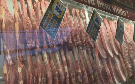 Preço da carne sobe mais de 20% em um ano no Brasil, mesmo com tarifaço que Trump impôs aos produtos de exportação