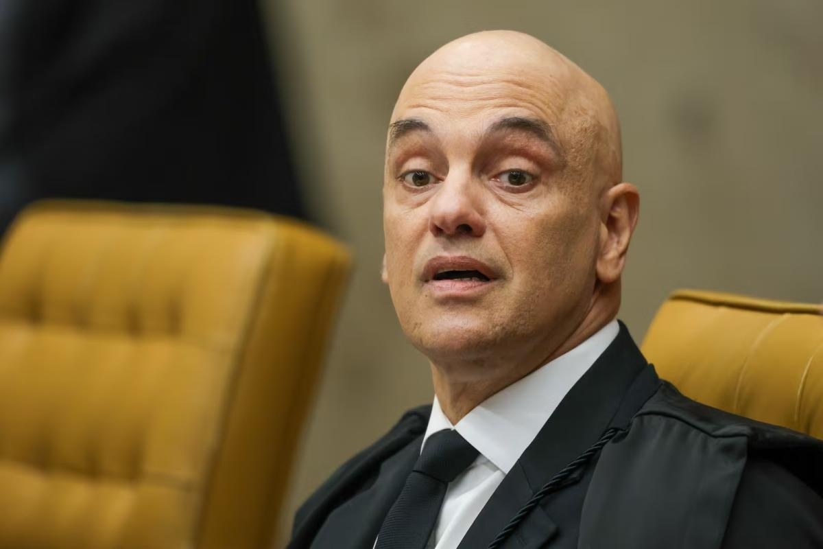 Moraes vota pela condenação de Bolsonaro e aliados