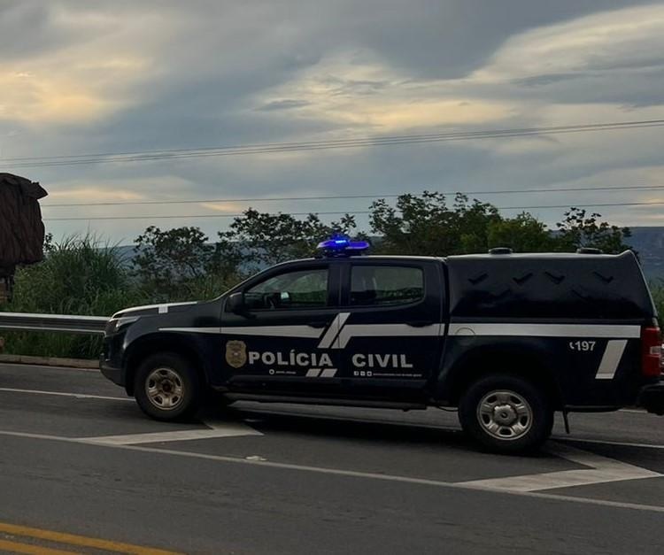 Avô e esposa são presos por maus-tratos e tortura contra duas crianças em MT