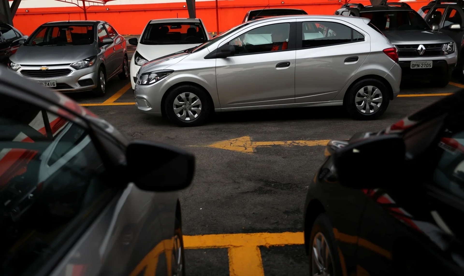 Carros seminovos revisados saem por R$ 50 mil em locadoras. São confiáveis?