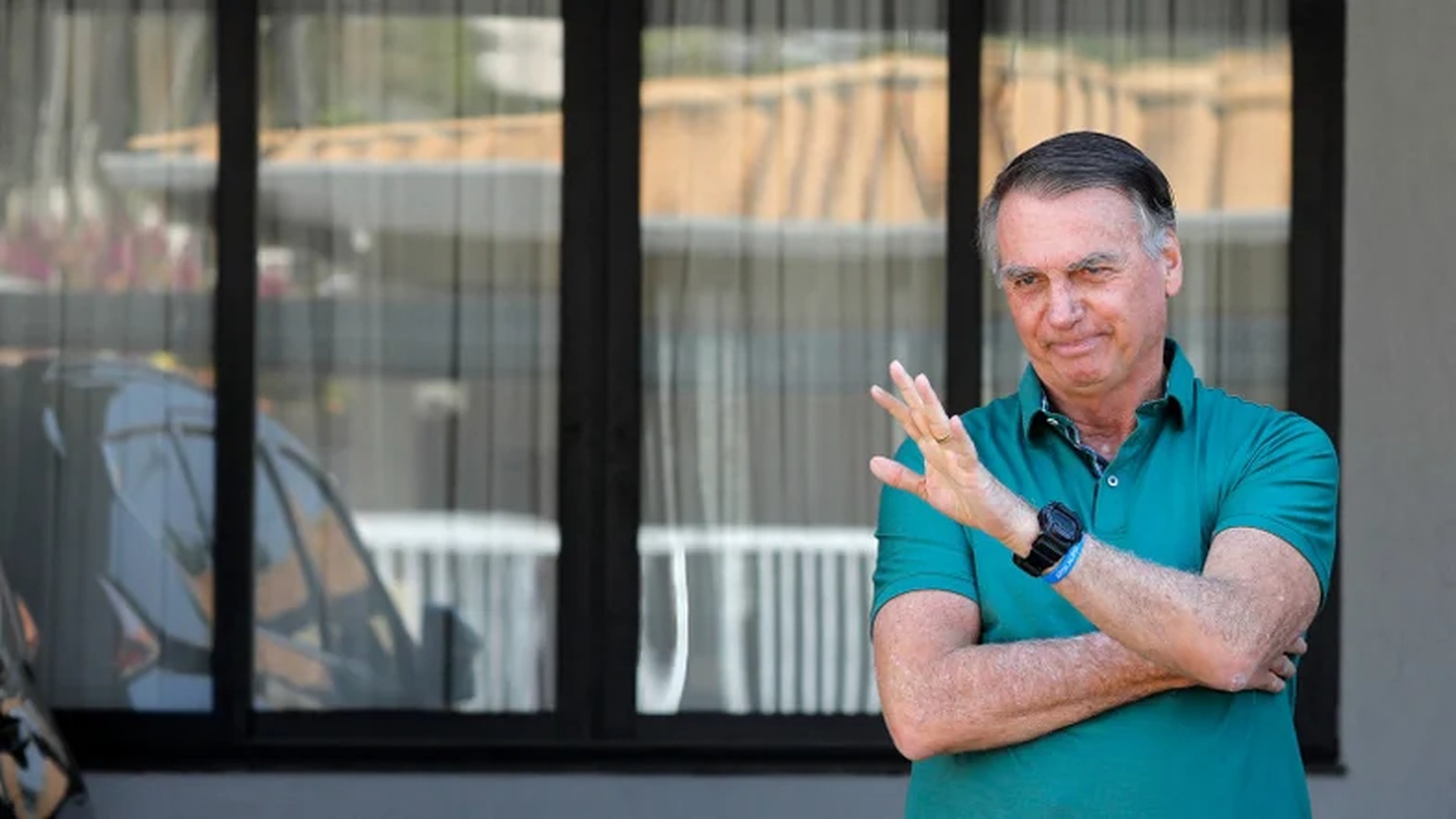 Bolsonaro está com câncer de pele, diz médico