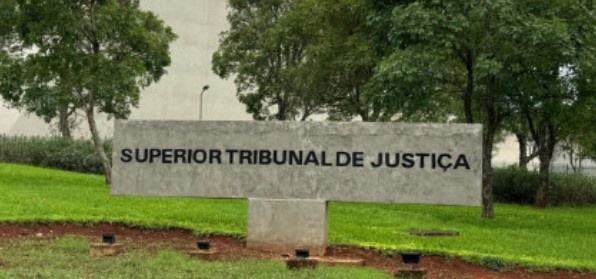 STJ proíbe prefeitos de usar redes pessoais para divulgar obras públicas