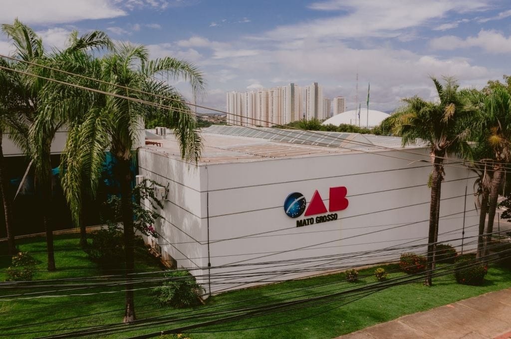 OAB-MT barra inscrição de advogada, um desiste e 22 seguem na disputa; veja