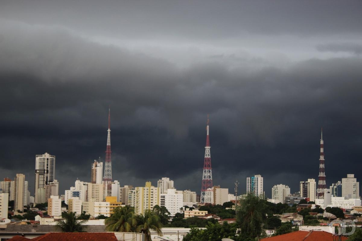 Primavera começa com tempestades e alerta de clima instável em MT