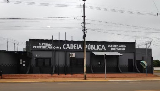 Preso é morto com golpes de machadinha em cadeia de MT