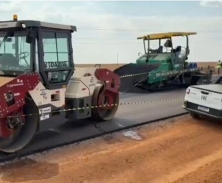 BR-163: Trabalhadores morreram após condutor perder controle de rolo compressor