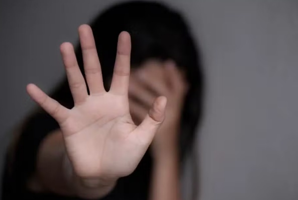 15% das brasileiras declararam ter sido estupradas, diz pesquisa; maioria dos casos ocorreu na infância