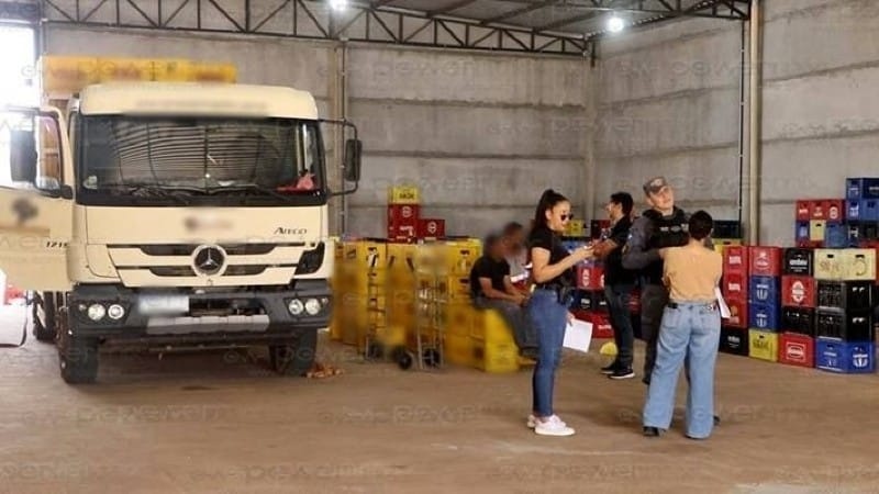 PM fecha fábrica que adulterava cervejas de marcas famosas e prende cinco pessoas