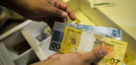 Brasileiros têm R$ 10,4 bilhões em valores esquecidos para resgatar em instituições financeiras