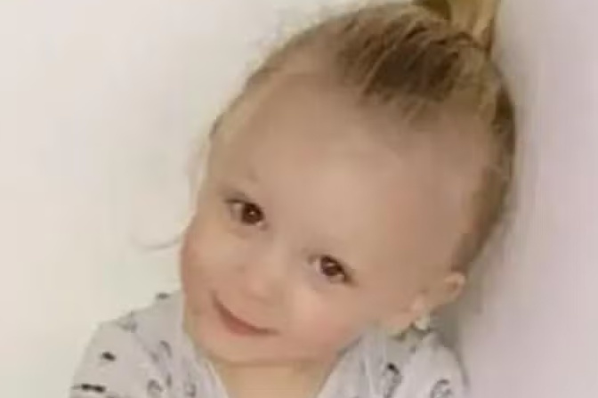 Menina de 6 anos morre em incêndio causado por vape deixado carregando em quarto