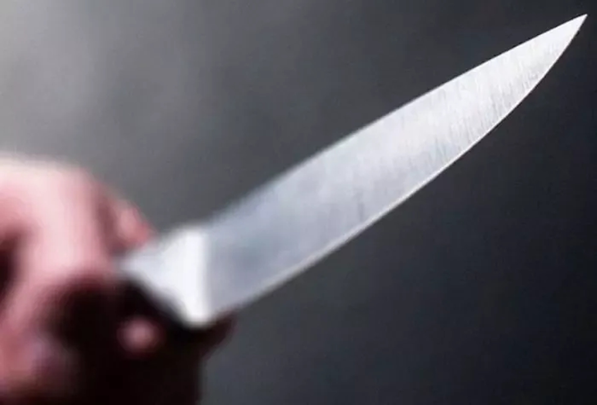 Ex-marido invade bar, mata homem e esfaqueia mulher em Marcelândia