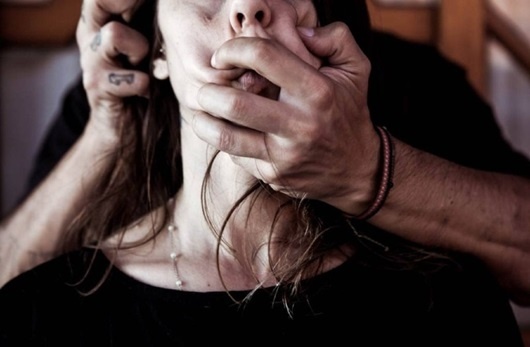 Mulher se recusa a ter relação sexual com marido, é agredida e quase estuprada em MT
