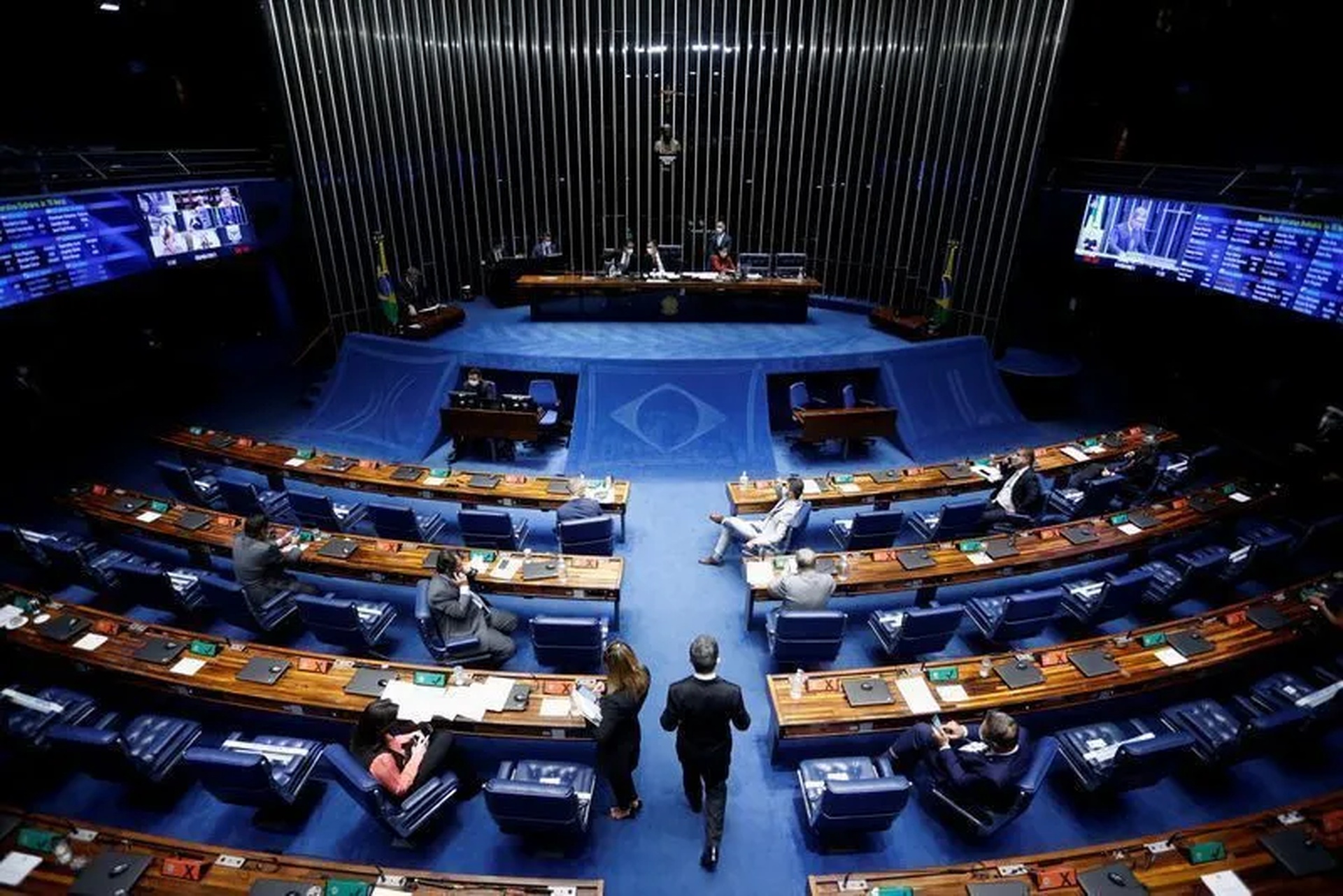 Real Time: candidatos de direita lideram corrida ao Senado em RO