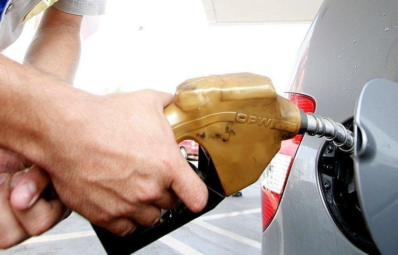 Petrobras reduz preço da gasolina em 4,9% a partir de terça-feira