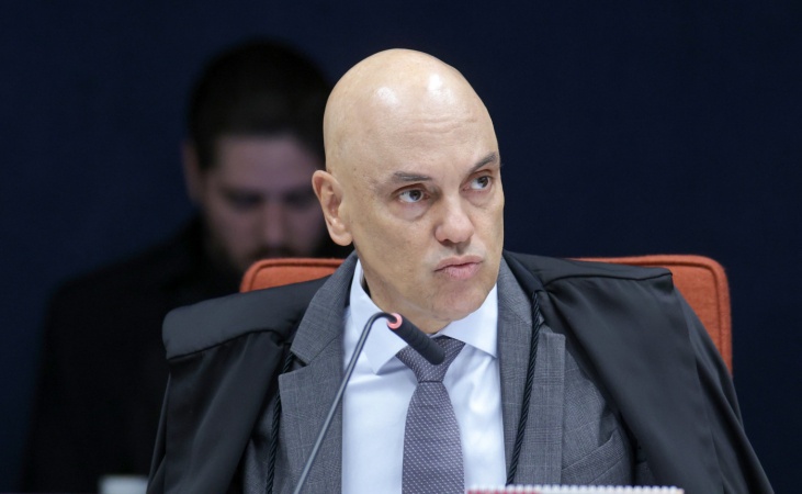 Moraes proíbe visita de presidente do PL a Bolsonaro