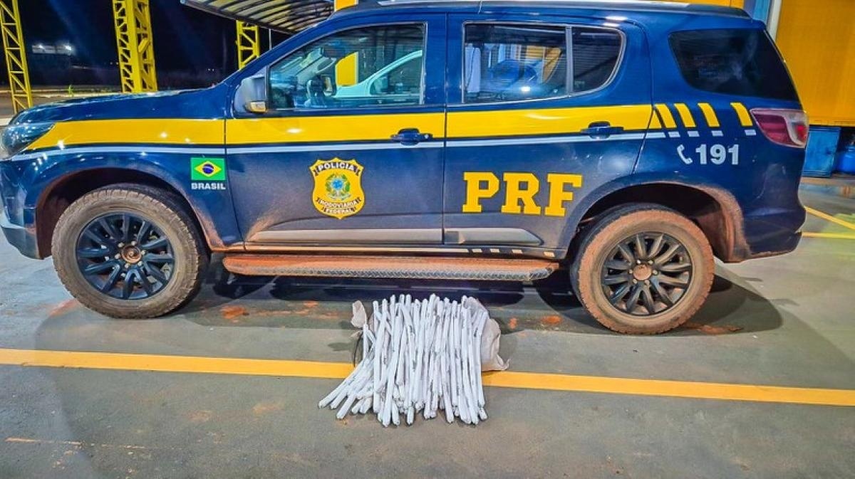 Motorista sem CNH é preso com 50 kg de explosivos em caminhonete na BR-174
