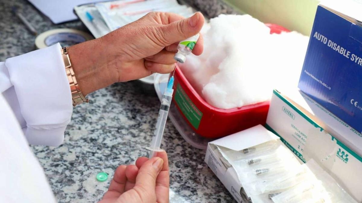 'Fake news' contribuem para redução da taxa vacinal em MT, diz pesquisadora