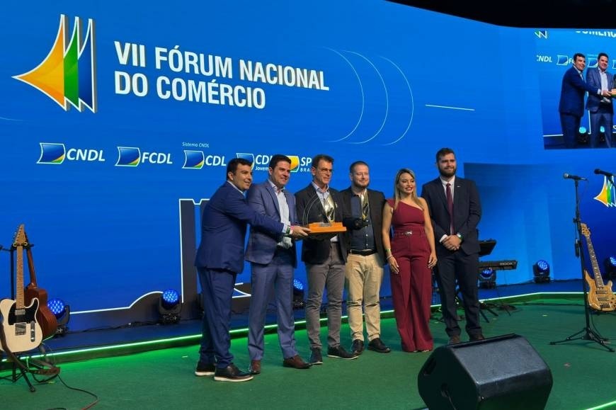 CDL Sinop homenageia os 65 anos da CNDL com entrega Troféu Chama da Fortuna especial
